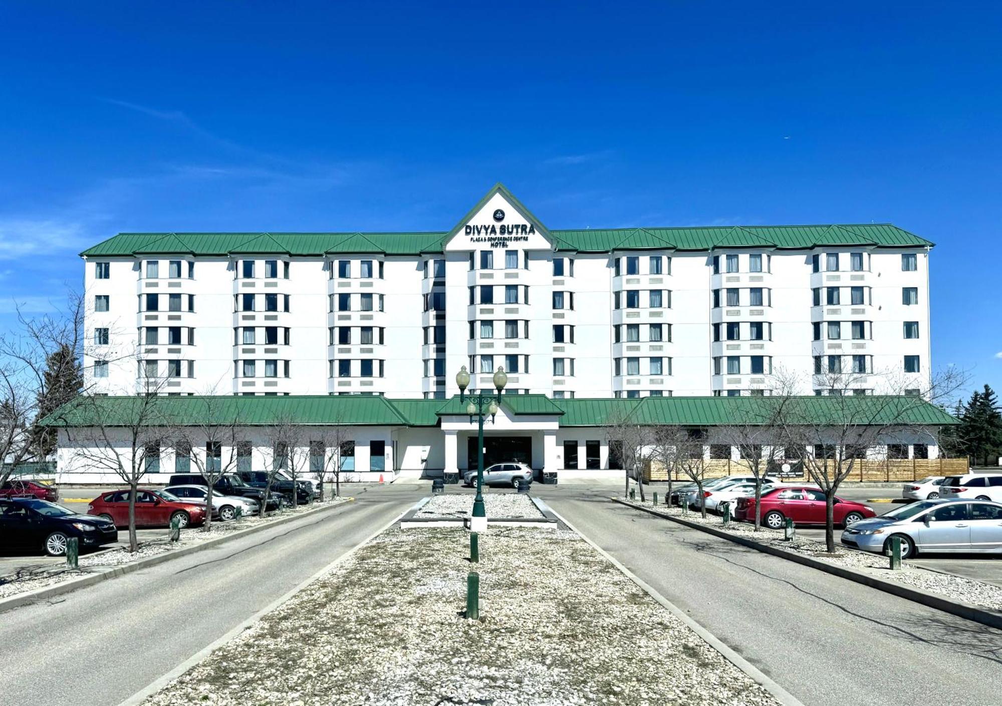 Hotel Divya Sutra Plaza And Conference Centre Calgary Airport Exterior foto